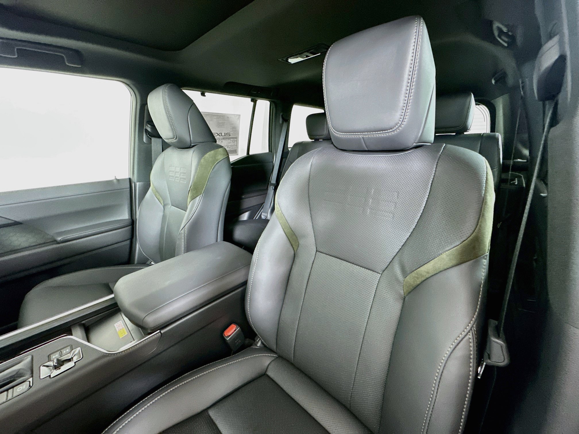 New 2026 Lexus GX 550 AWD/4WD image 21