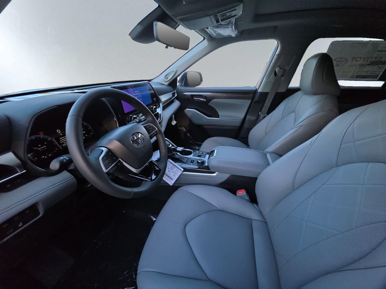 New 2026 Toyota Highlander Platinum AWD/4WD image 7