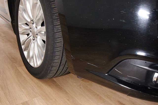 Used 2011 Chrysler 200 Limited FWD image 38
