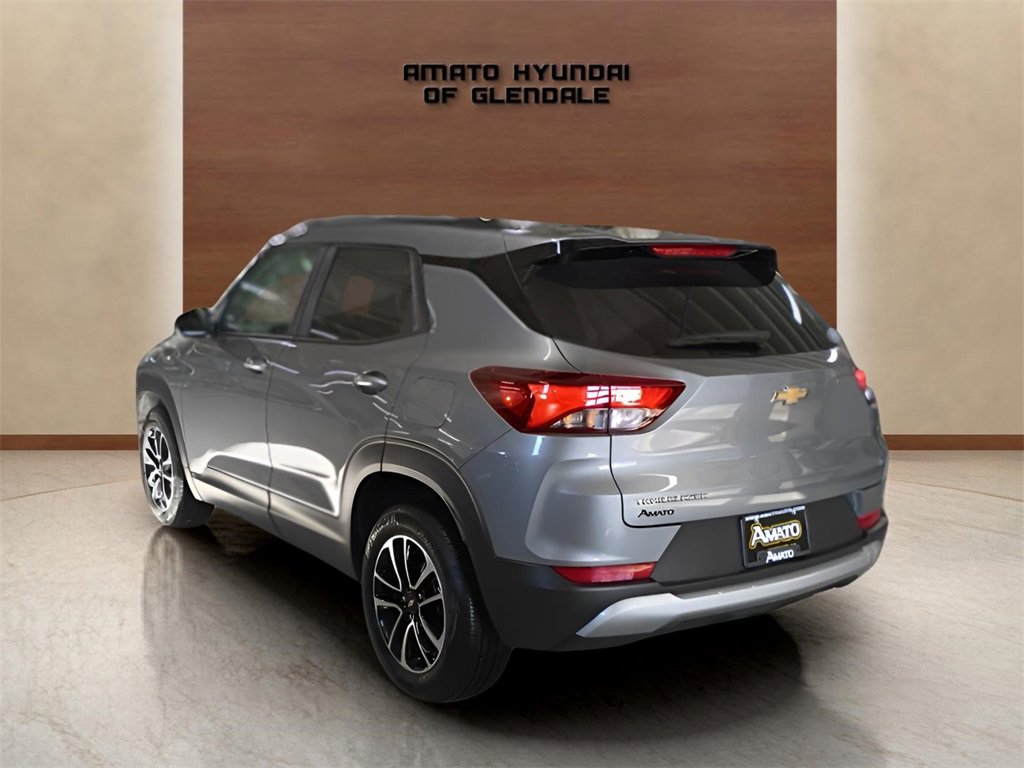 Used 2025 Chevrolet TrailBlazer LT image 4