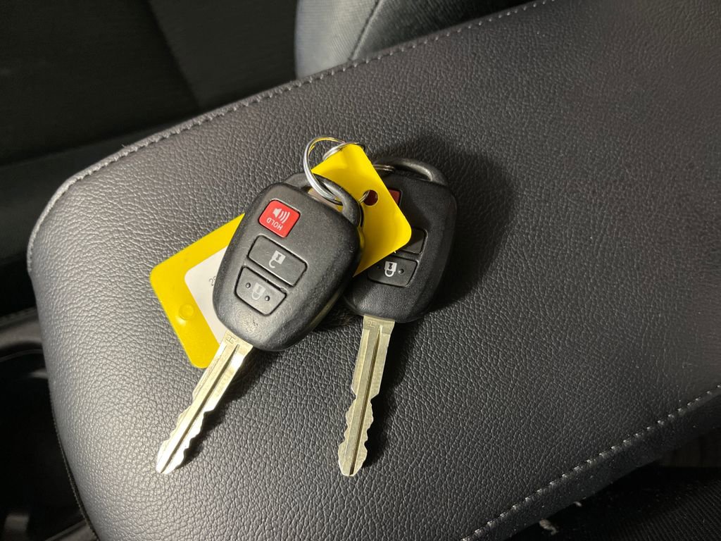 Used 2016 Toyota RAV4 LE FWD image 26