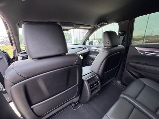 New 2026 Cadillac XT5 Luxury image 17