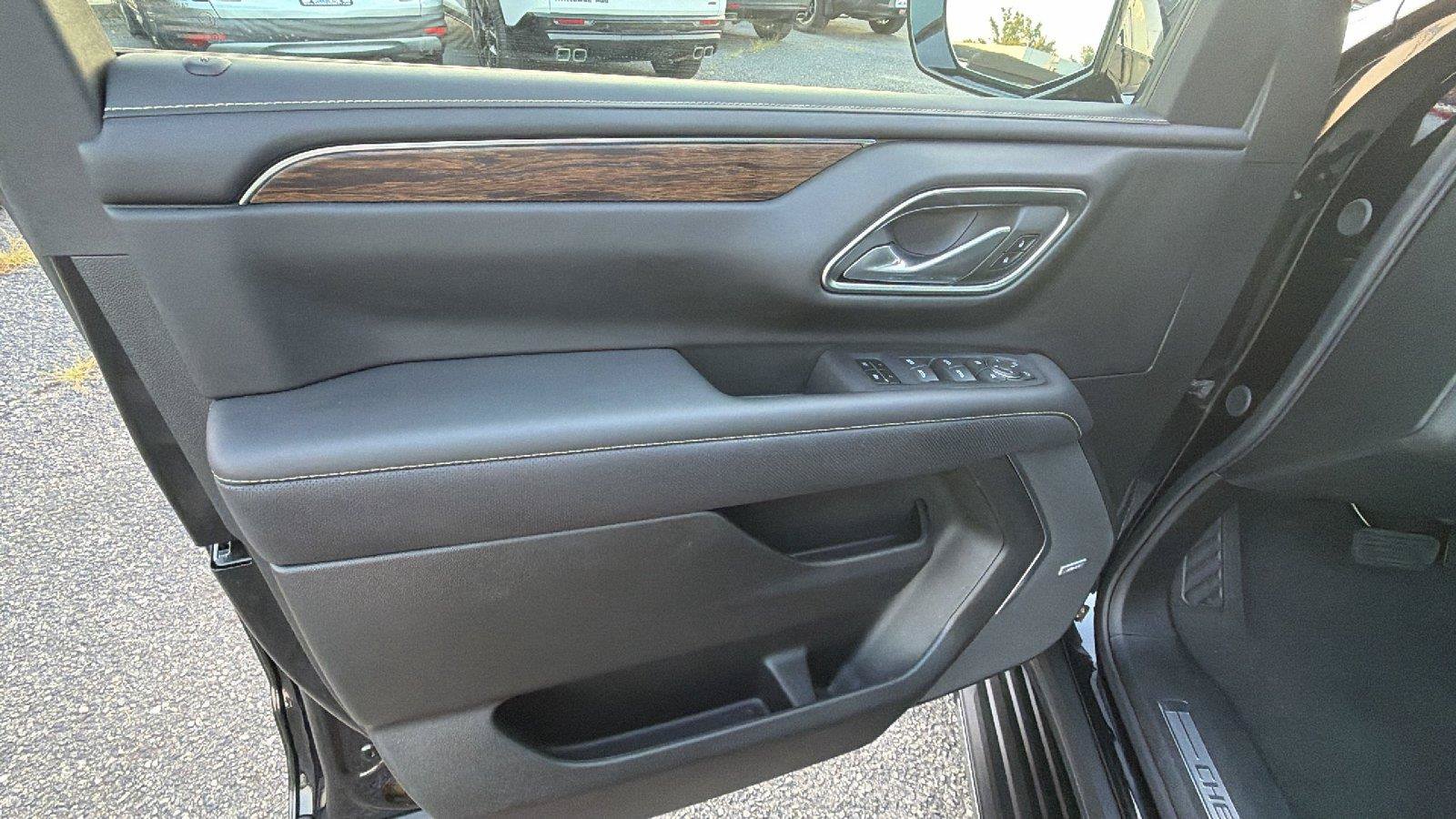 Used 2023 Chevrolet Tahoe Premier w/ Max Trailering Package AWD/4WD image 15