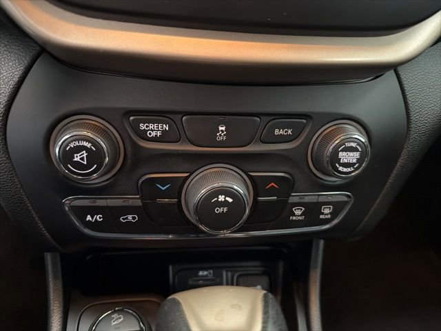 Used 2014 Jeep Cherokee Latitude image 20