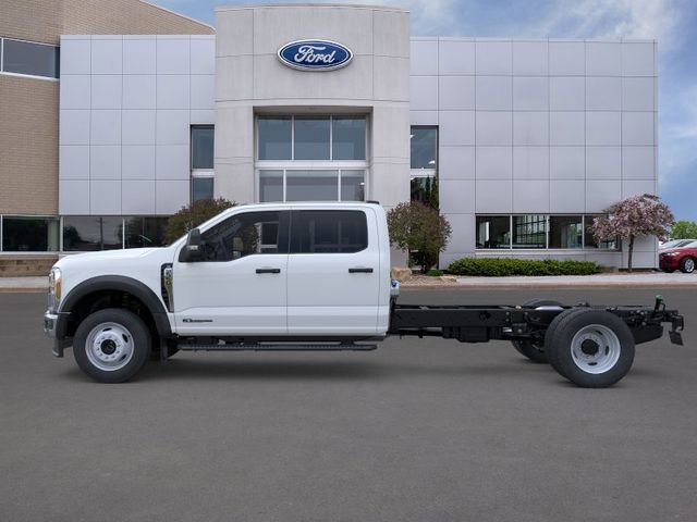 New 2026 Ford F550 4x4 Crew Cab image 3
