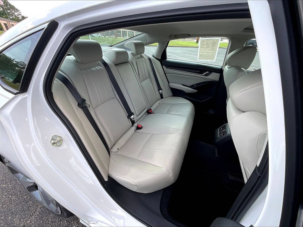 Certified 2018 Honda Accord Touring image 14