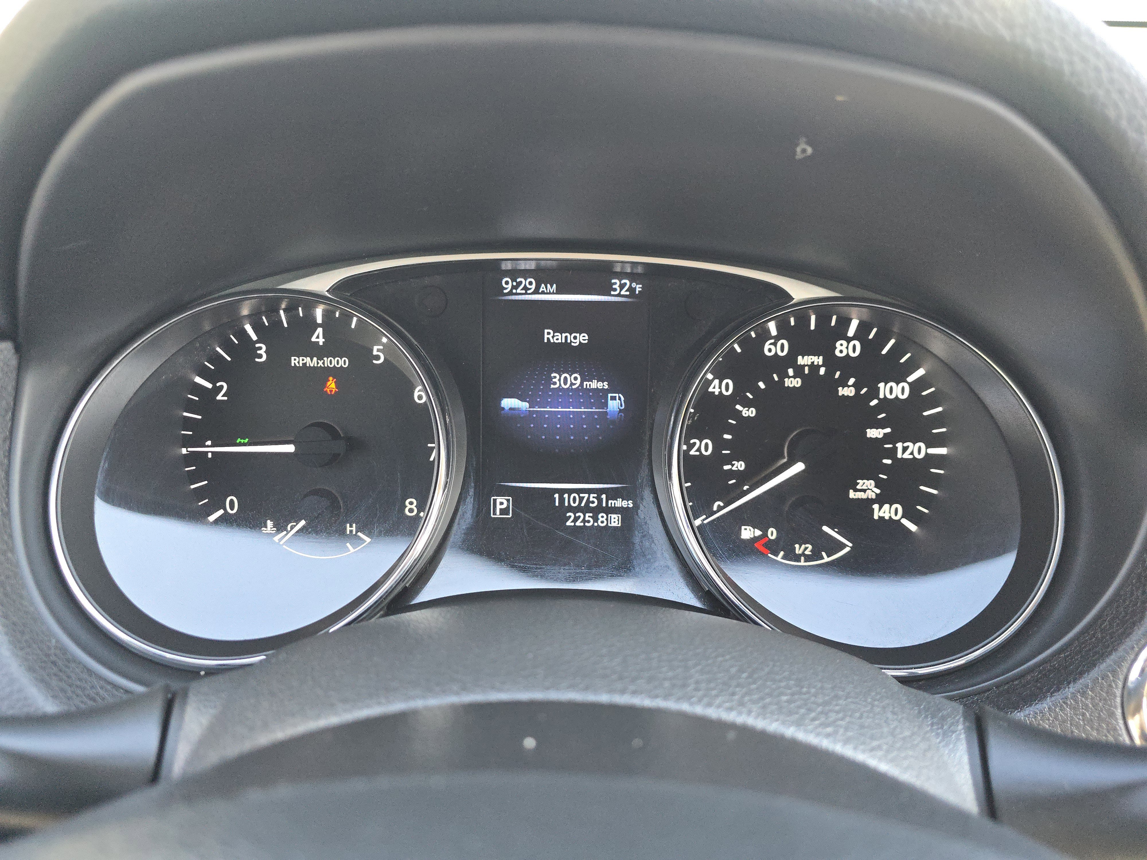 Used 2014 Nissan Rogue SV w/ SV Family Package image 22