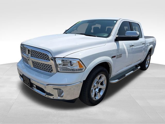 Used 2017 RAM 1500 Laramie w/ Convenience Group AWD/4WD image 3