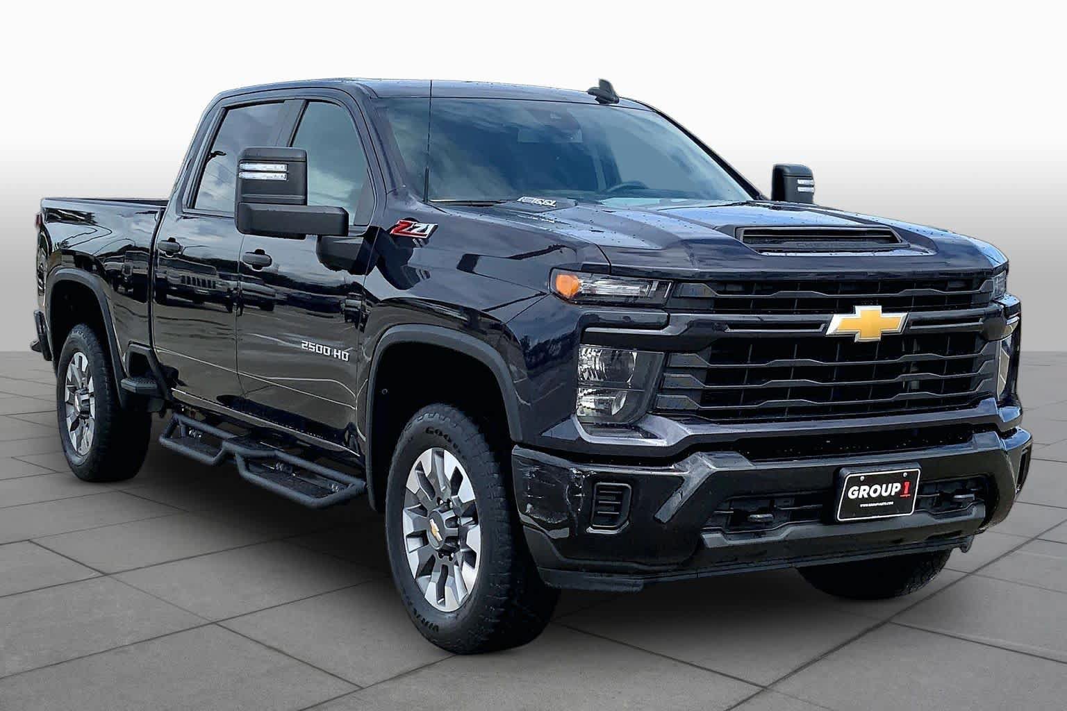 Used 2024 Chevrolet Silverado 2500 Custom w/ Custom Convenience Package AWD/4WD image 3