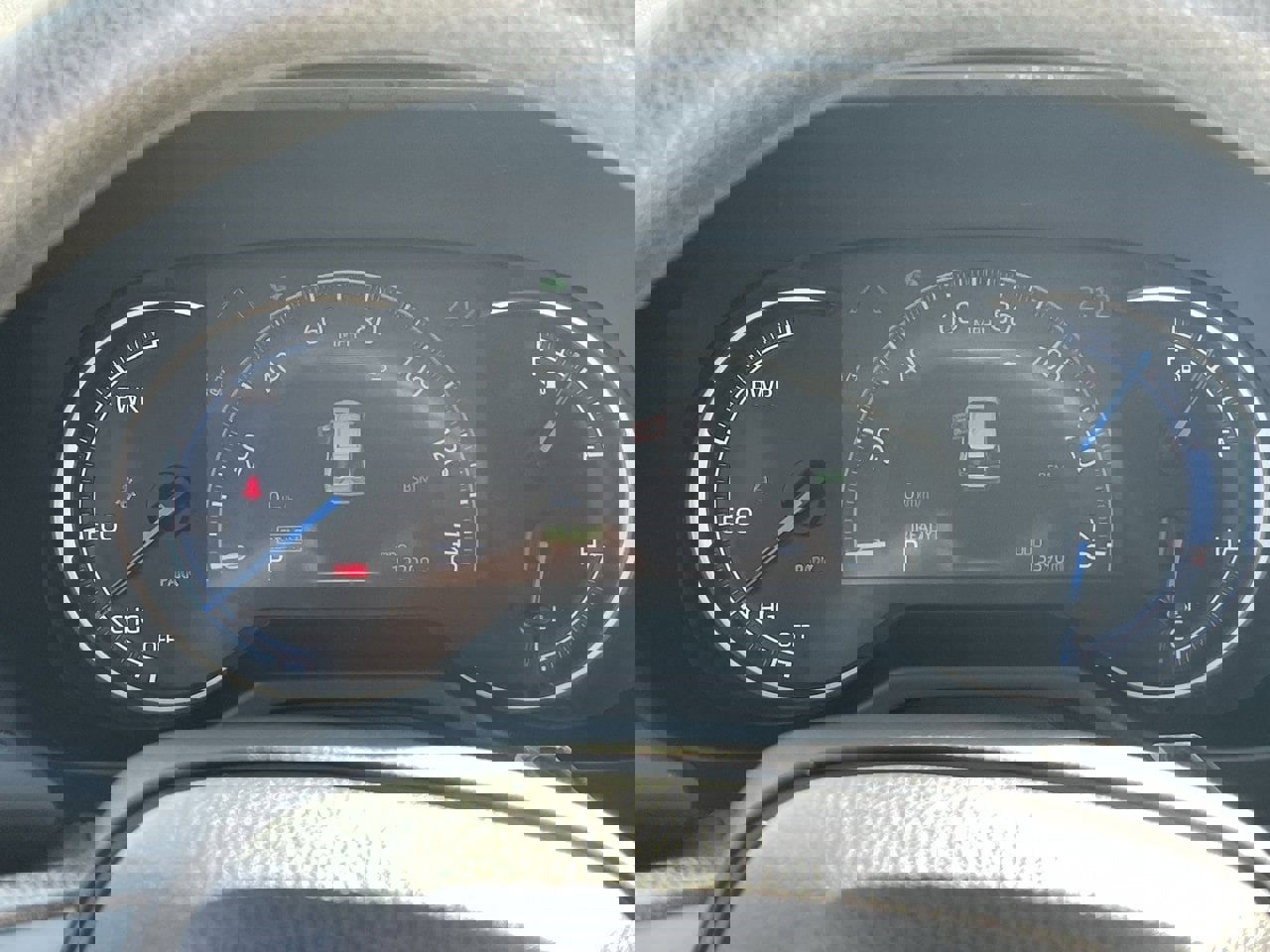 Used 2024 Toyota RAV4 LE image 8