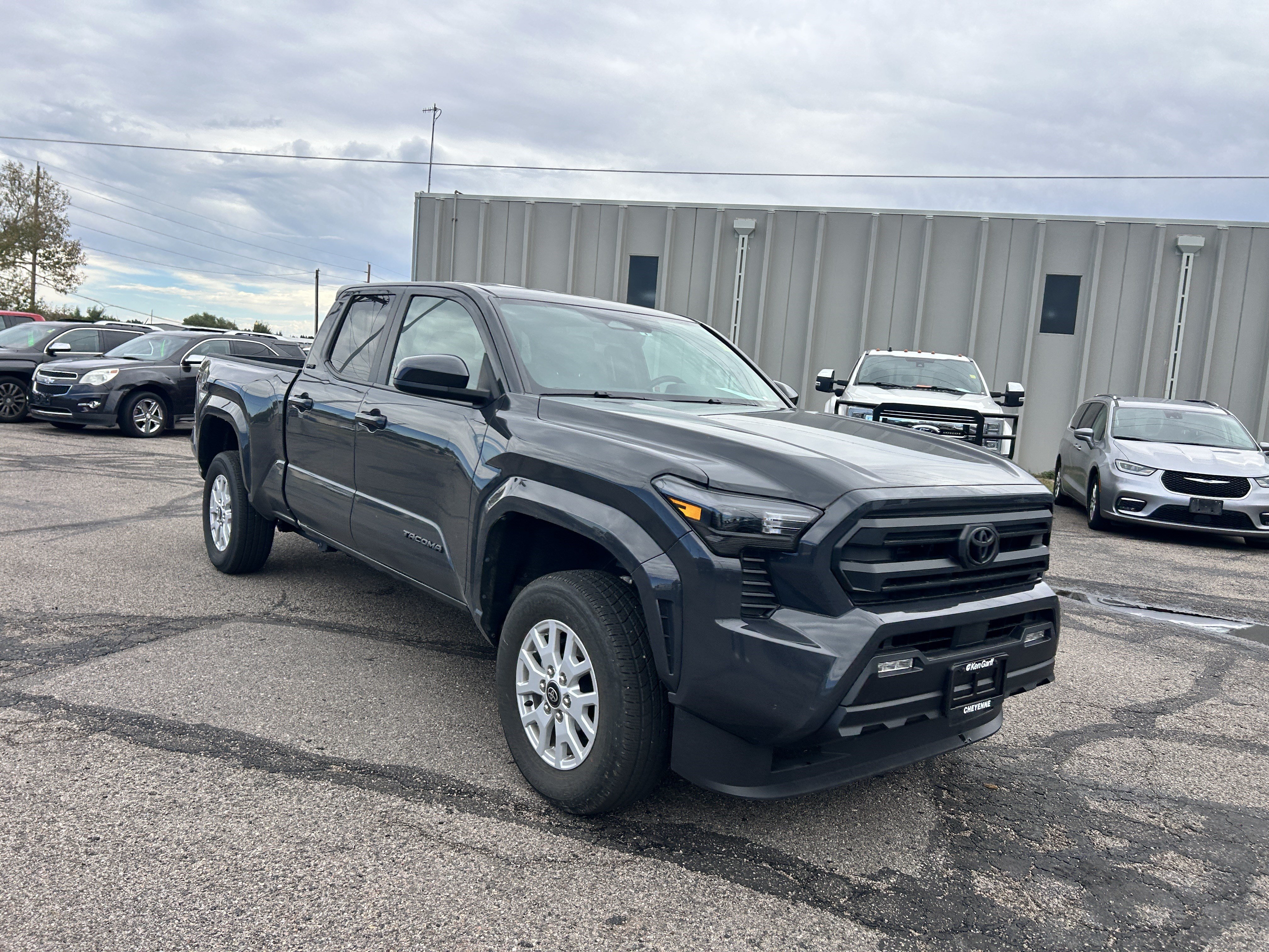 Used 2025 Toyota Tacoma SR5 AWD/4WD image 7
