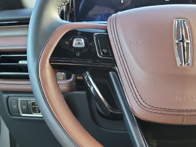 Certified 2025 Lincoln Aviator Reserve w/ Luxury Package RWD image 24