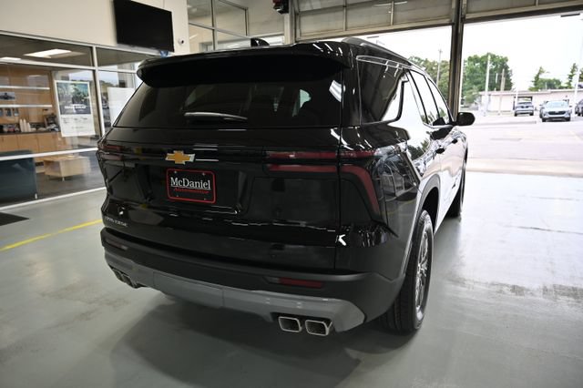 New 2027 Chevrolet Traverse LT w/ LPO, Floor Liner Package FWD image 5