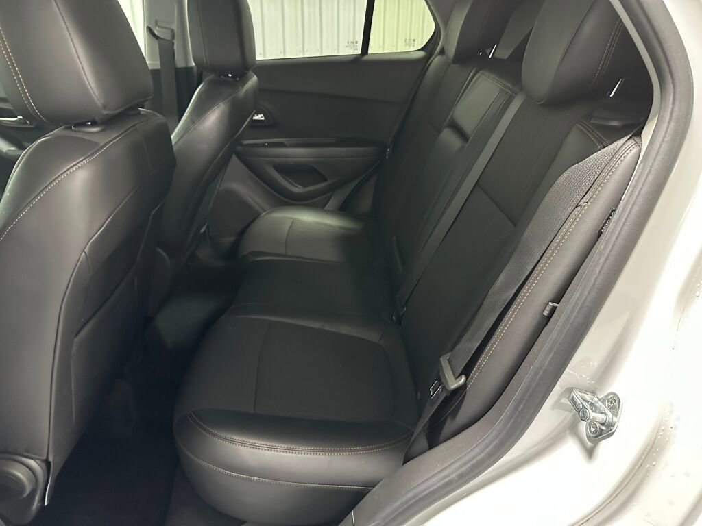 Used 2019 Chevrolet Trax LT w/ LT Convenience Package FWD image 10