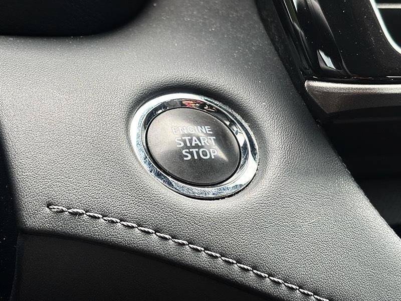 Used 2023 Toyota Highlander LE FWD image 23