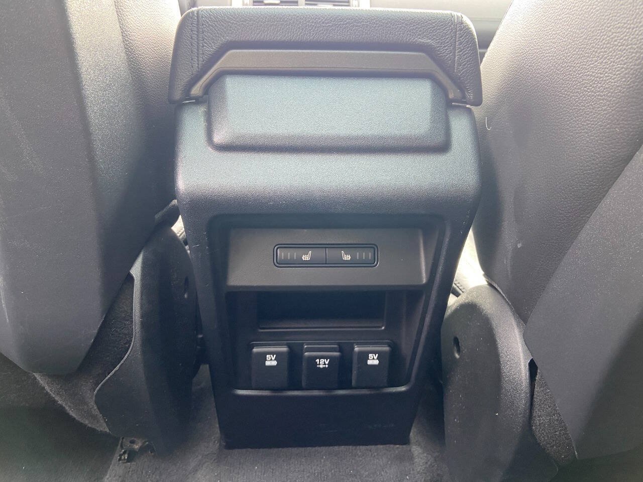 Used 2015 Land Rover Discovery Sport HSE AWD/4WD image 16