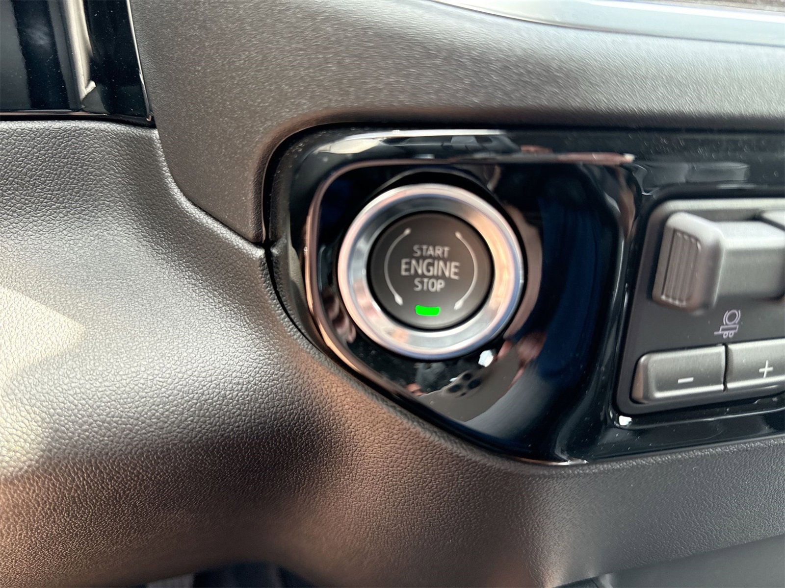 New 2025 Chevrolet Silverado 1500 RST w/ Convenience Package II image 17