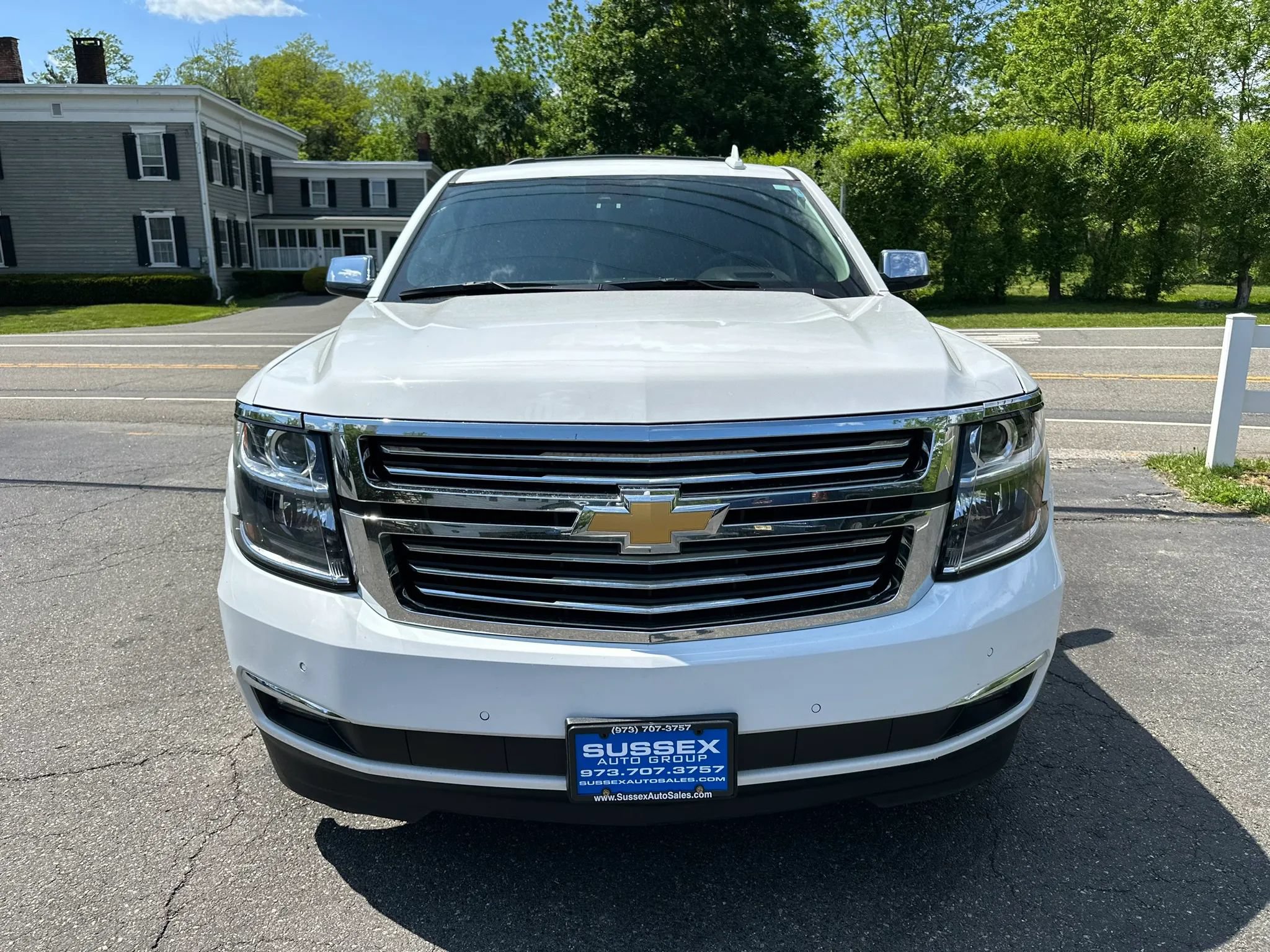 Used 2020 Chevrolet Suburban Premier AWD/4WD image 2