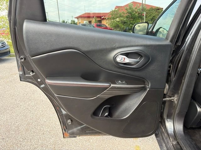 Used 2014 Jeep Cherokee Trailhawk w/ Comfort/Convenience Group AWD/4WD image 20