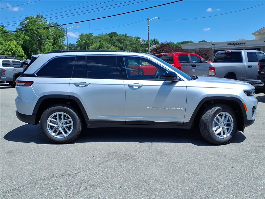 New 2026 Jeep Grand Cherokee Laredo X AWD/4WD image 3
