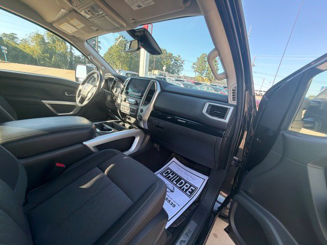 Used 2020 Nissan Titan SV w/ SV Convenience Package RWD image 16