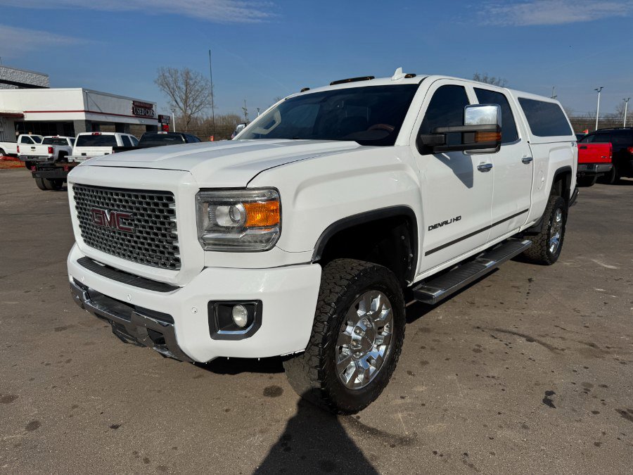 Used 2015 GMC Sierra 2500 Denali AWD/4WD image 1