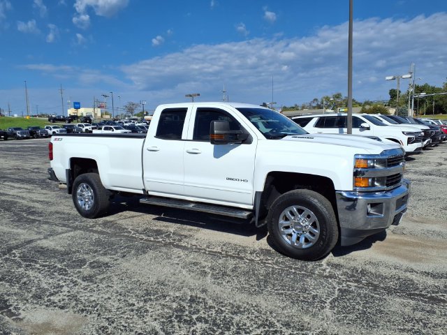 Used 2017 Chevrolet Silverado 2500 LT w/ LT Convenience Package AWD/4WD image 2