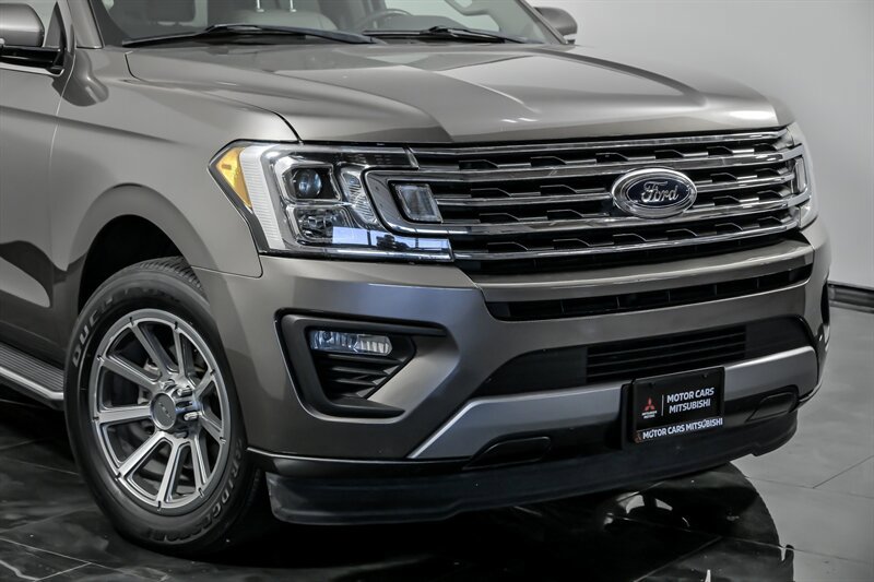 Used 2019 Ford Expedition XLT w/ Equipment Group 202A RWD image 2