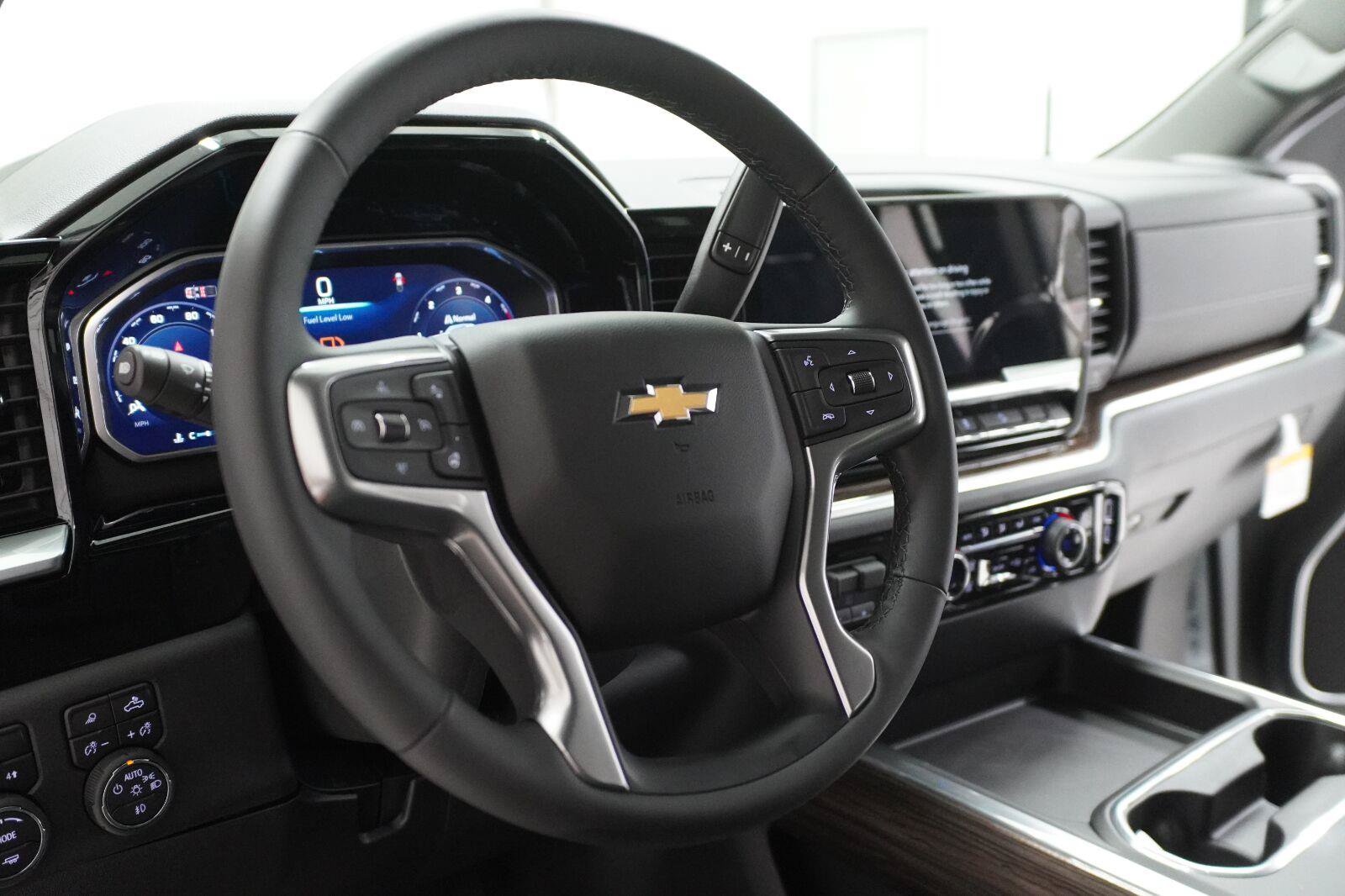 New 2026 Chevrolet Silverado 2500 LT w/ Z71 Chrome Sport Edition AWD/4WD image 7