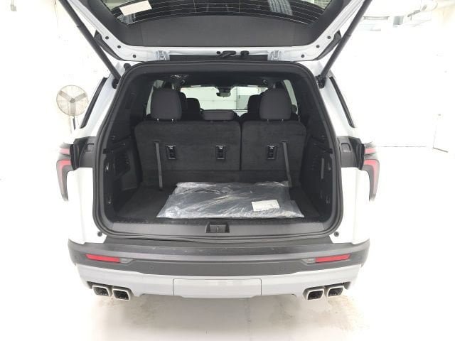 New 2026 Chevrolet Traverse LT w/ Driver Confidence Package AWD/4WD image 25