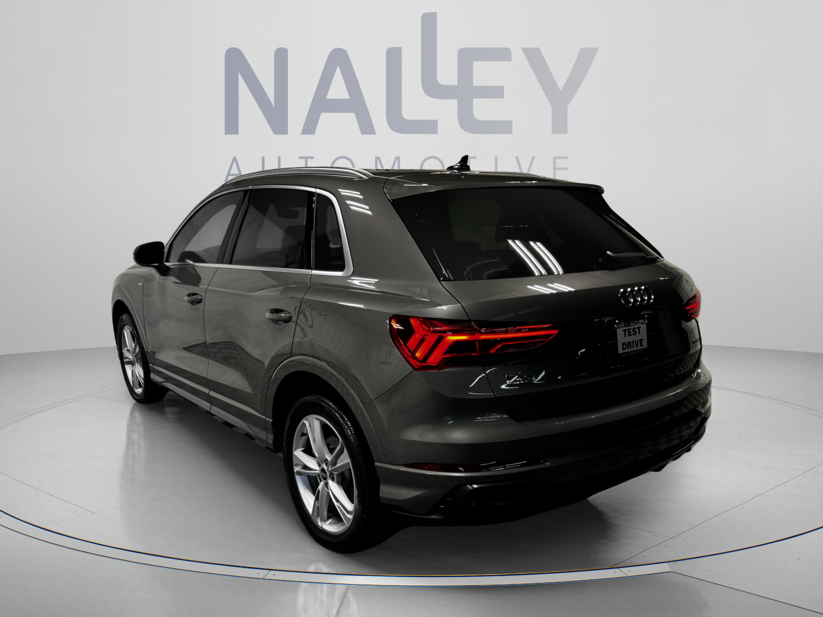 Used 2021 Audi Q3 2.0T Premium AWD/4WD image 3