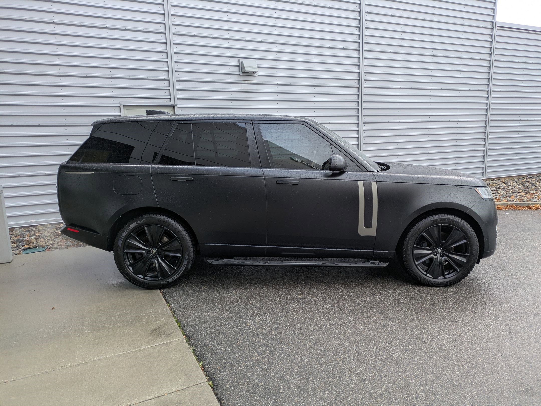 Certified 2023 Land Rover Range Rover SE image 9