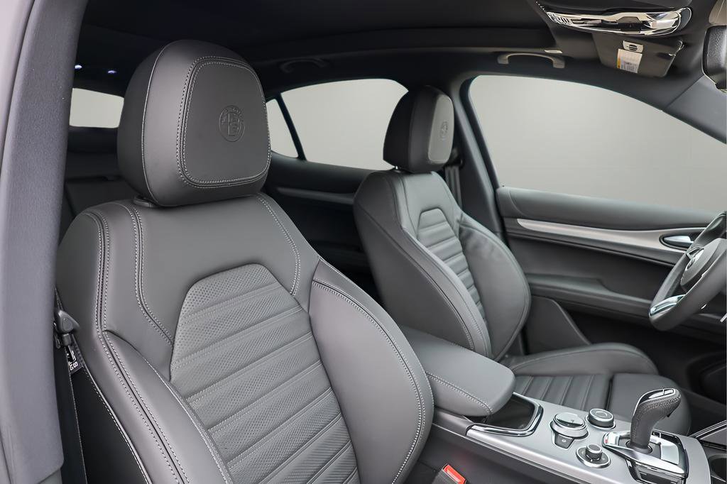 New 2025 Alfa Romeo Stelvio Sprint image 20
