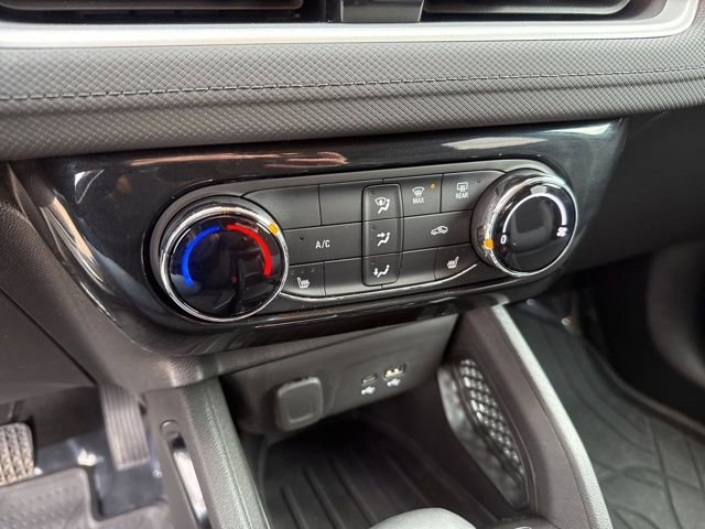 Used 2024 Chevrolet TrailBlazer LT w/ LT Cold Weather Package FWD image 25