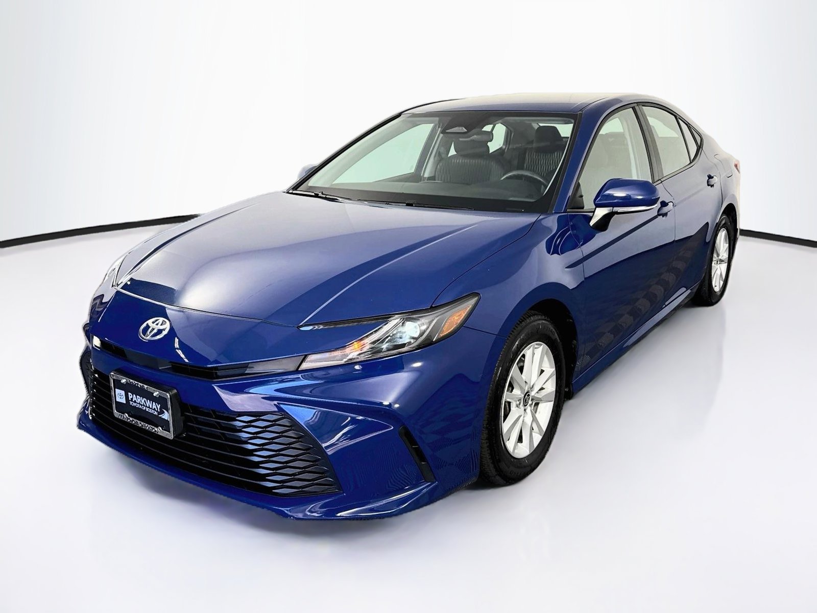 Used 2025 Toyota Camry LE FWD image 3
