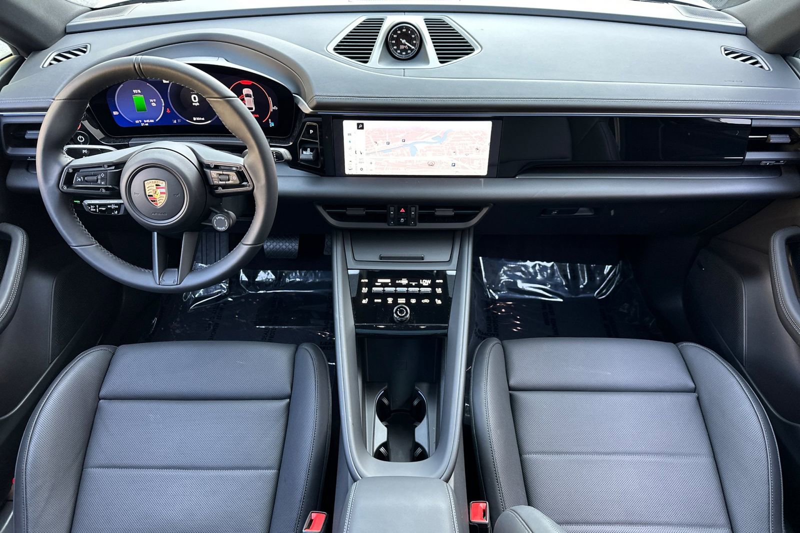 New 2025 Porsche Macan Electric image 6