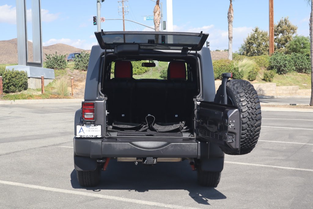 Used 2018 Jeep Wrangler Unlimited Rubicon w/ Connectivity Group AWD/4WD image 36