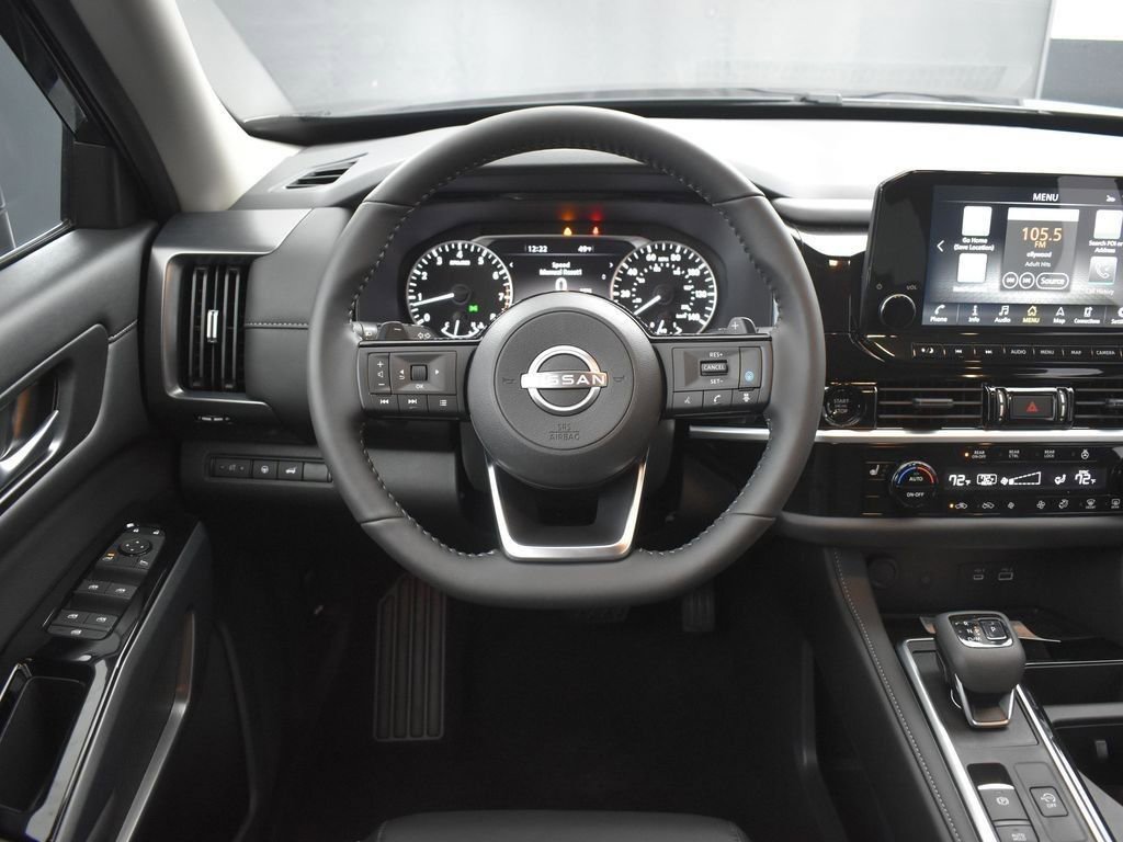 New 2025 Nissan Pathfinder SL image 13