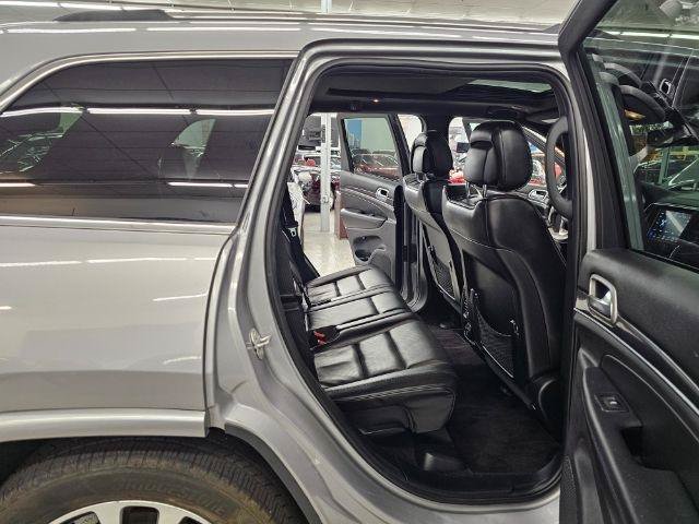 Used 2018 Jeep Grand Cherokee Overland AWD/4WD image 11
