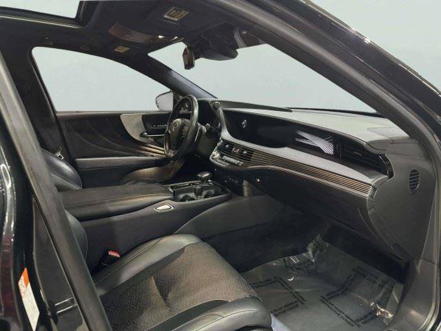 Used 2018 Lexus LS 500 F Sport w/ Accessory Package (Z1) AWD/4WD image 43