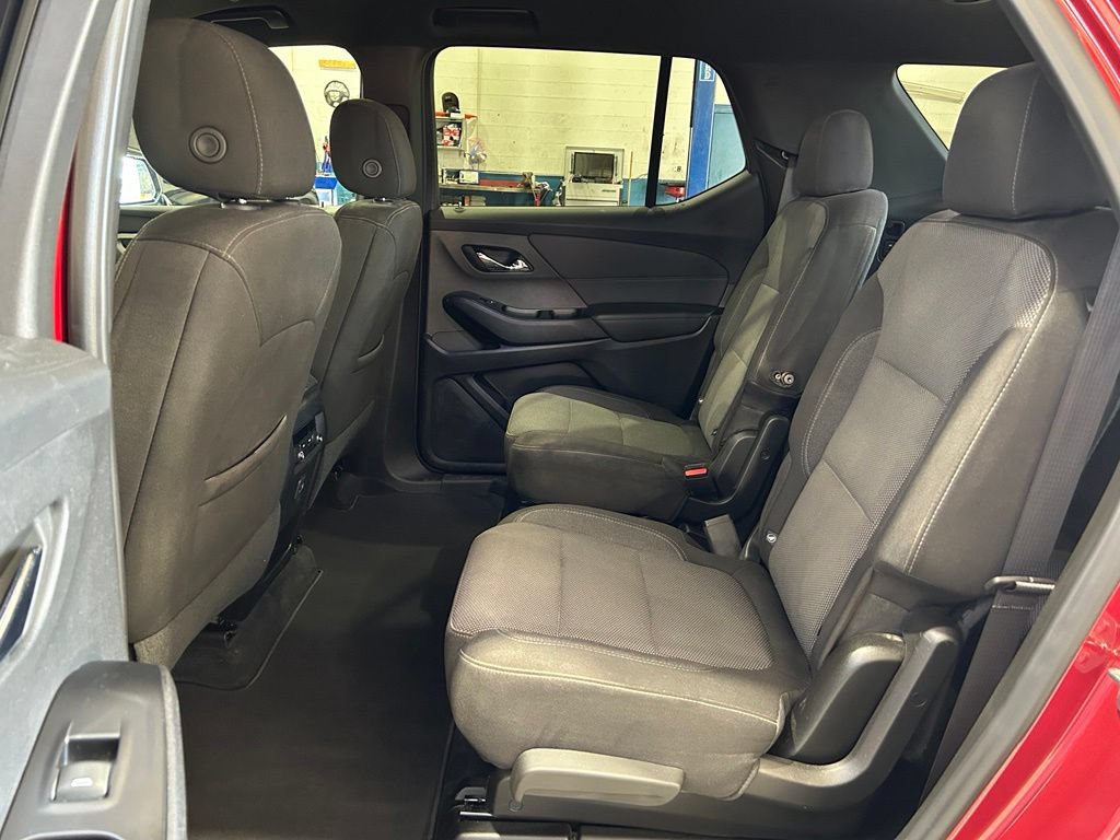 Used 2023 Chevrolet Traverse LT AWD/4WD image 38