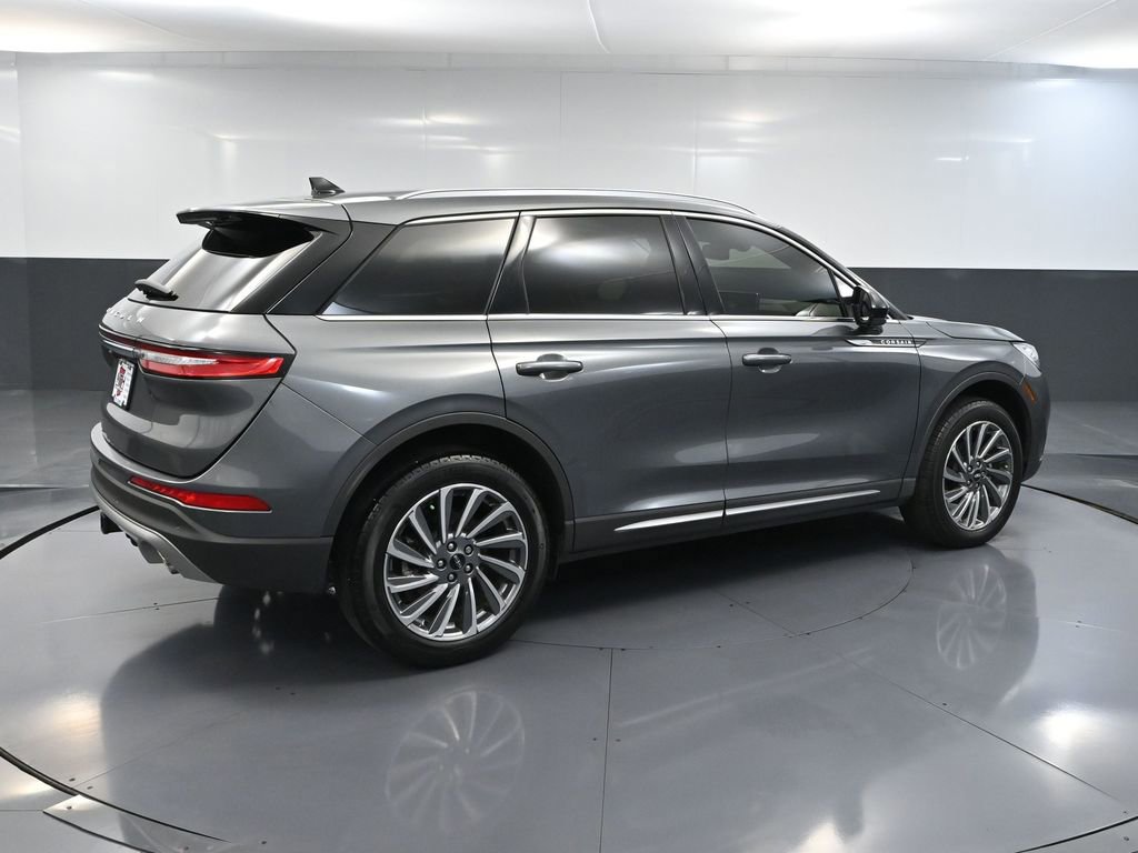 Used 2024 Lincoln Corsair Reserve w/ Towing Package image 6