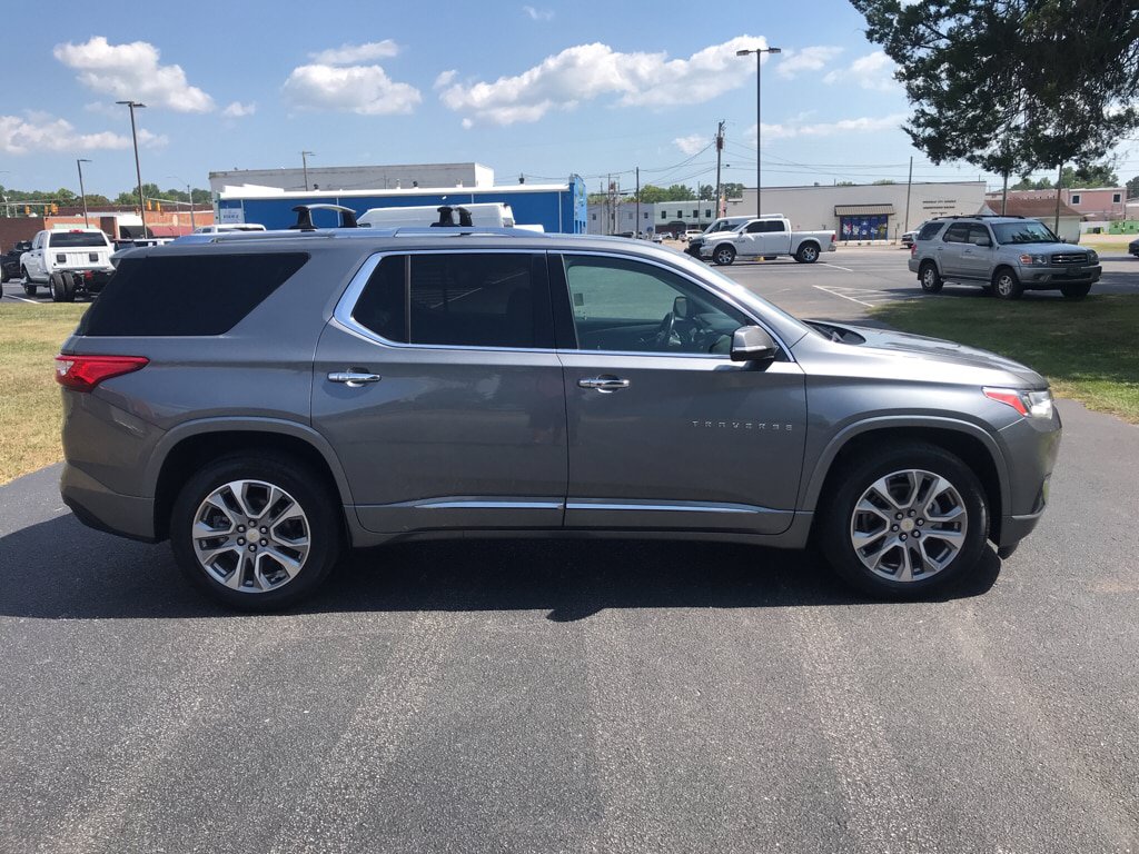 Used 2020 Chevrolet Traverse Premier AWD/4WD image 2