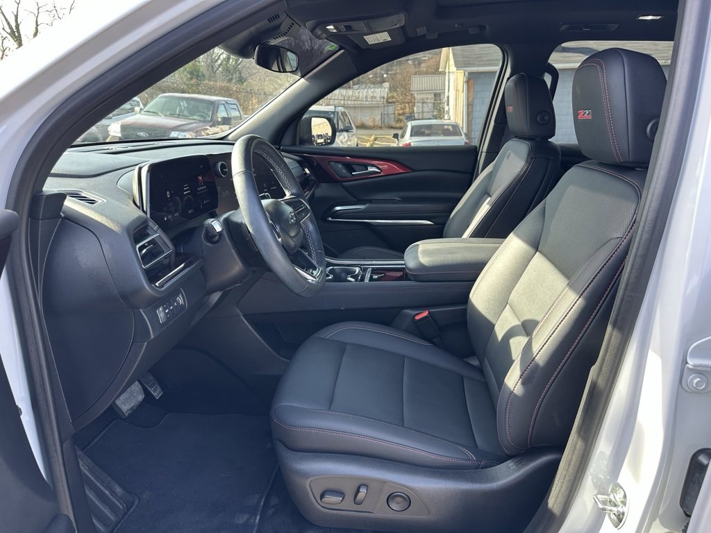 Used 2025 Chevrolet Traverse Z71 w/ Driver Confidence Package image 12