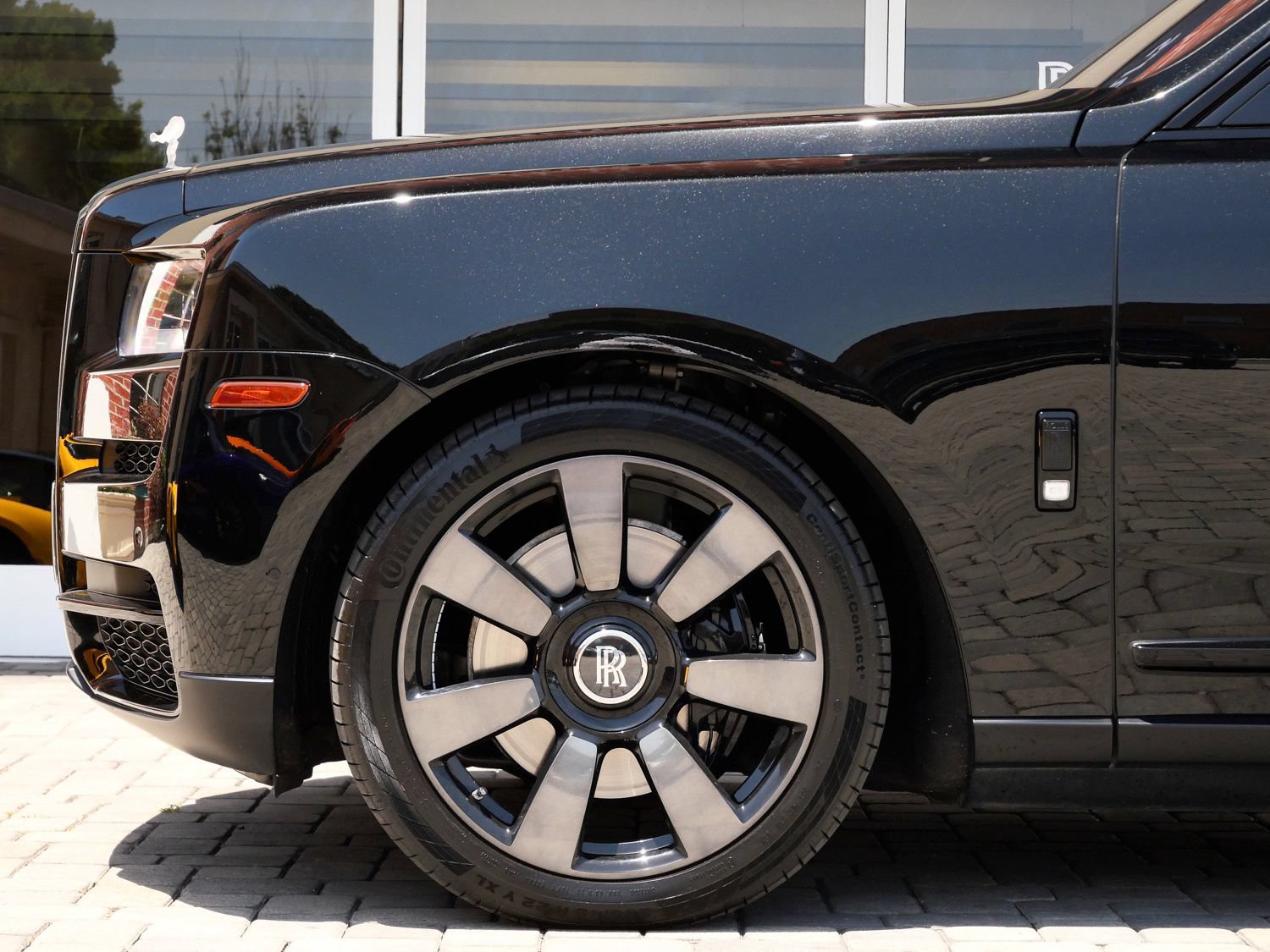 Certified 2022 Rolls-Royce Cullinan AWD/4WD image 12