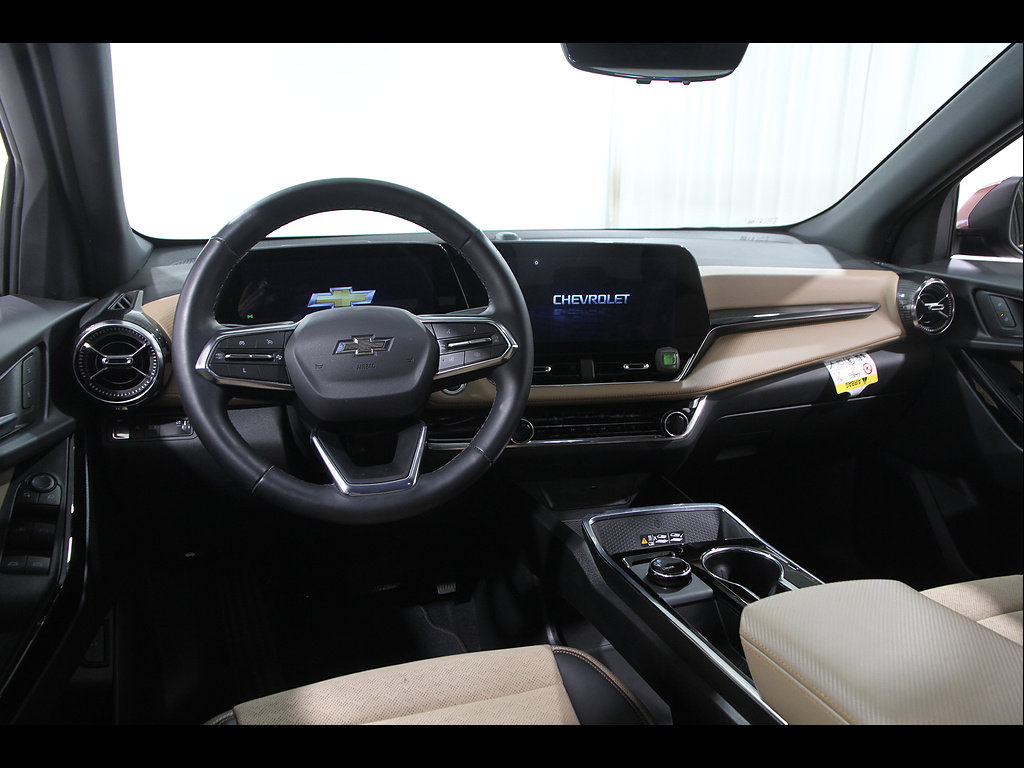 Used 2025 Chevrolet Equinox ACTIV w/ Safety and Technology Package FWD image 6