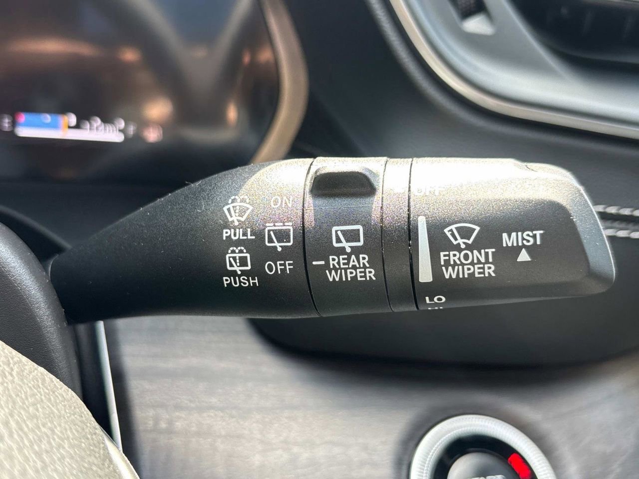 New 2025 Jeep Grand Cherokee Limited w/ Luxury Tech Group II AWD/4WD image 16