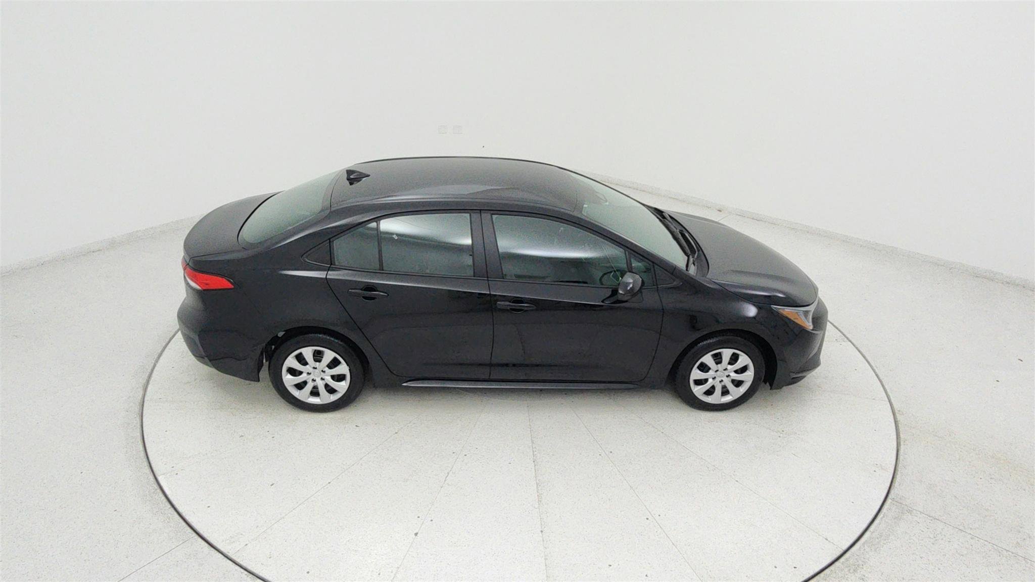 Used 2026 Toyota Corolla LE FWD image 18