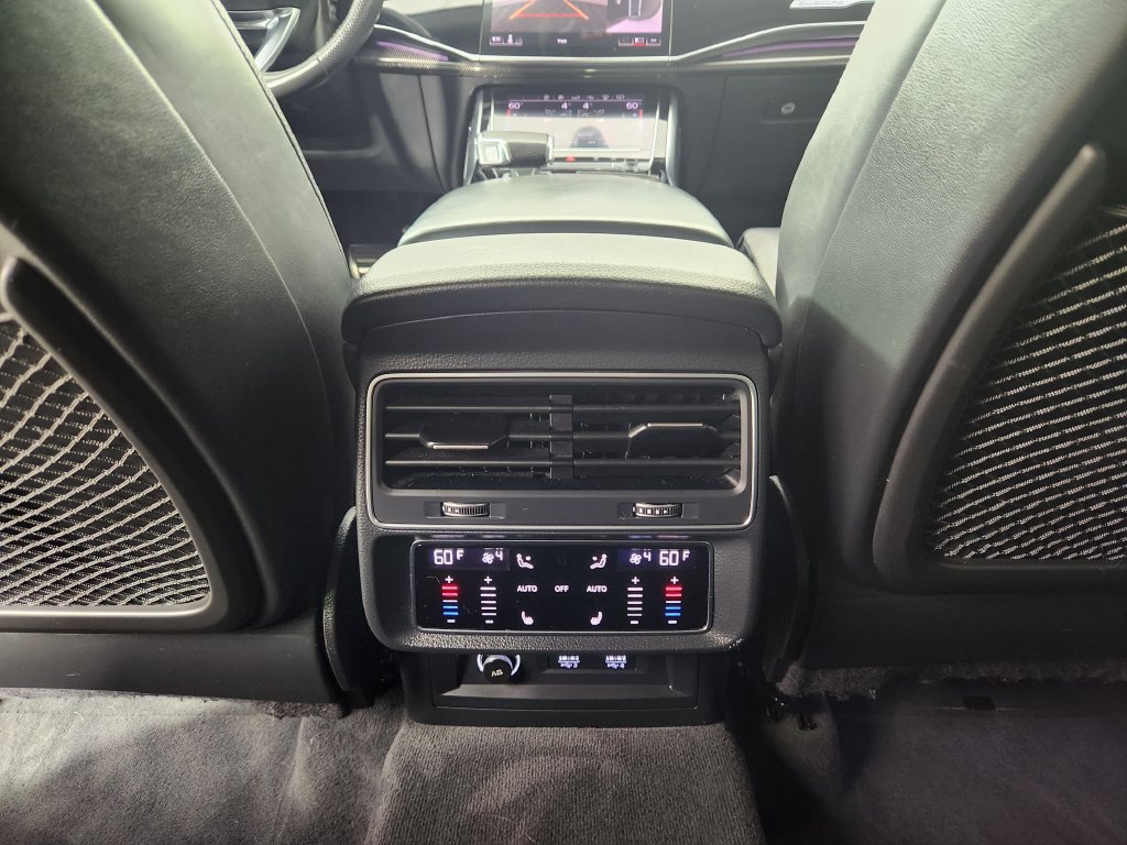 Used 2020 Audi SQ8 Prestige w/ Prestige Package AWD/4WD image 18