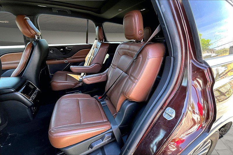 Used 2020 Lincoln Aviator Reserve w/ Equipment Group 201A image 25